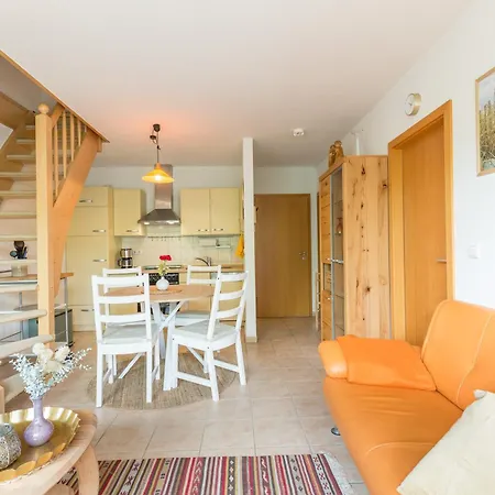 Hanse-hof, 15 *